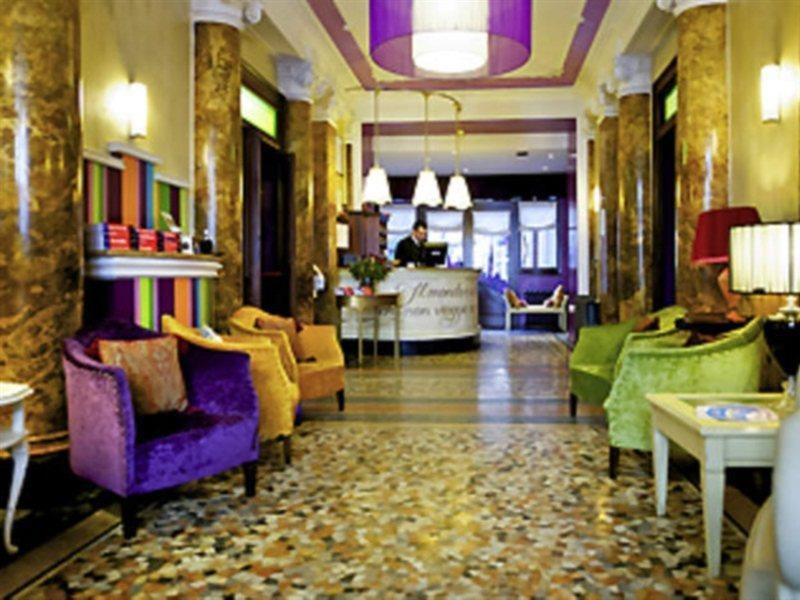 Class Astoria Hotel